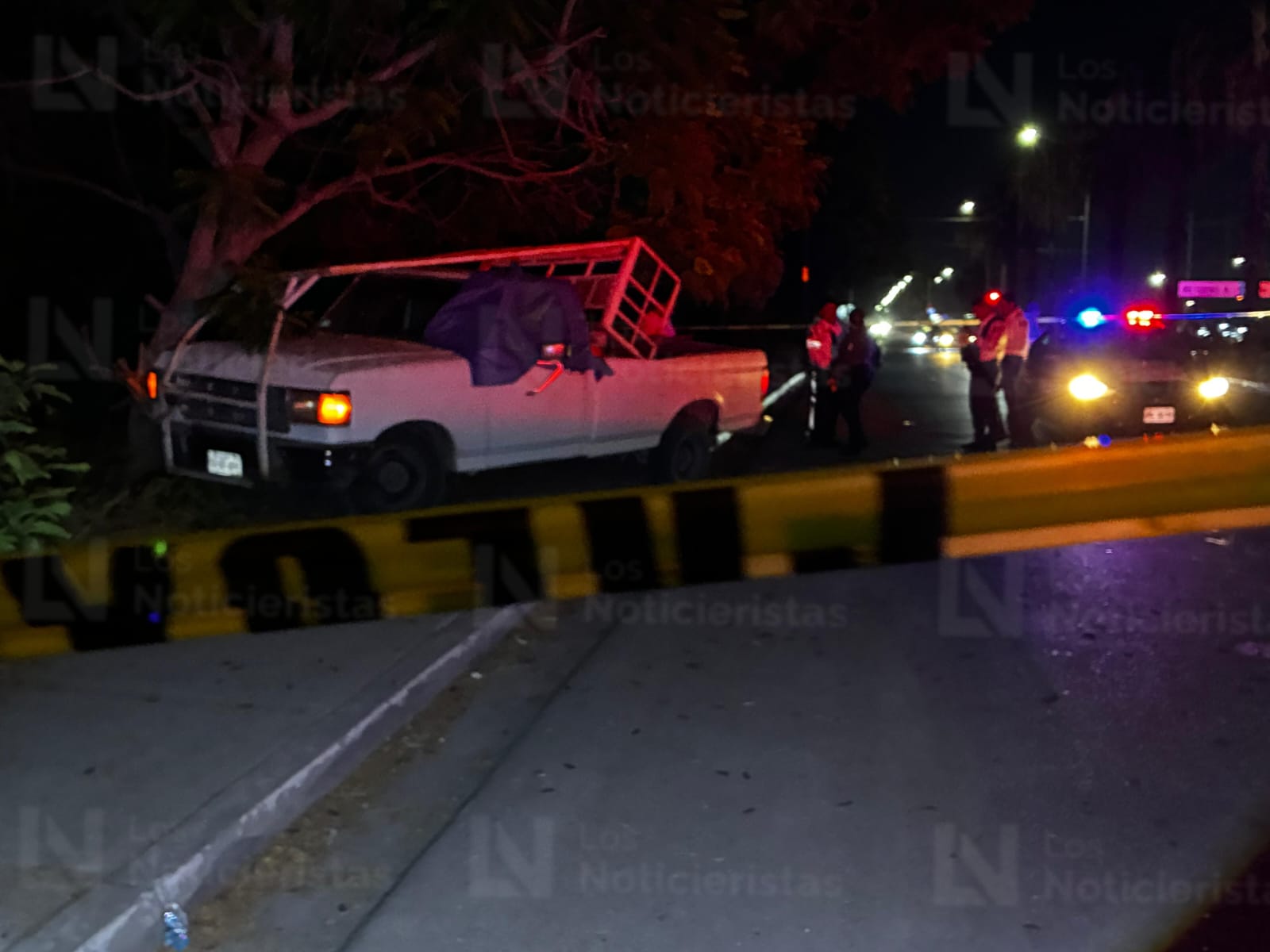 Adulto mayor fallece tras chocar contra un árbol en Los Mochis, Sin.