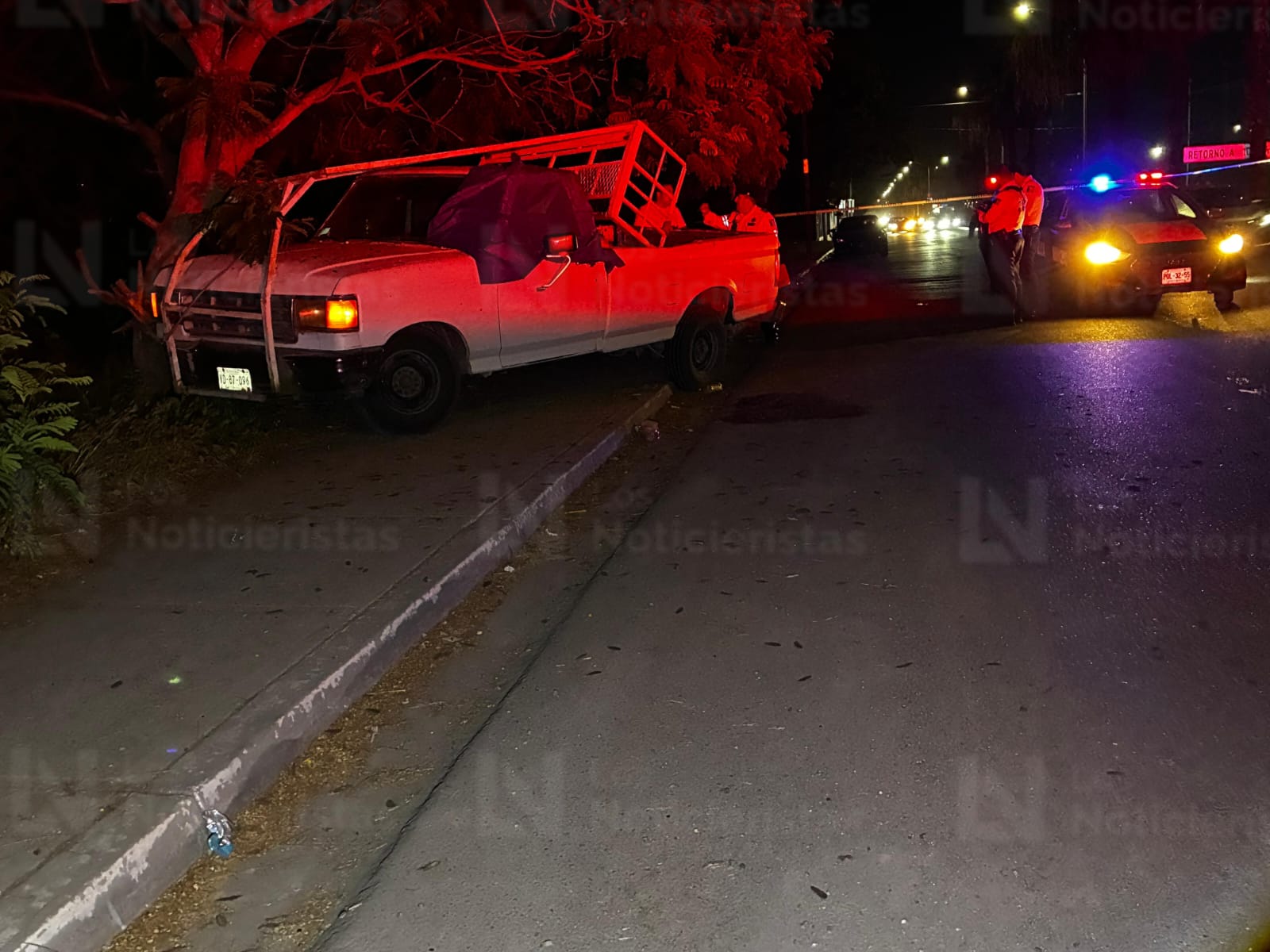 Adulto mayor fallece tras chocar contra un árbol en Los Mochis, Sin.
