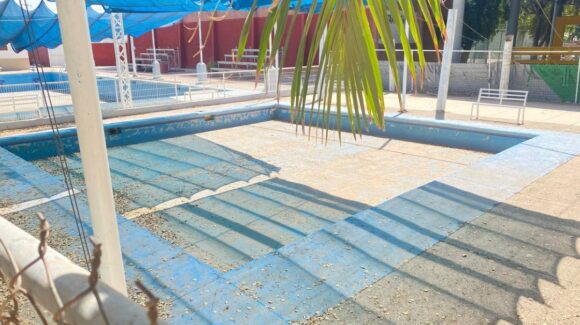 Alberca municipal en el parque Villafañe será rehabilitada y podría reabrir en menos de un mes en Guasave, Sinaloa