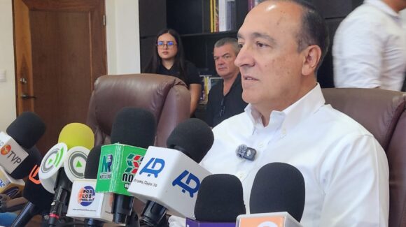 Se plantean acciones para auxiliar a quienes se quedaron sin empleo tras incendio de plaza Fiesta Las Palmas: Alcalde de Ahome