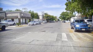 alcalde de ahome supervisando calles en los mochis sin