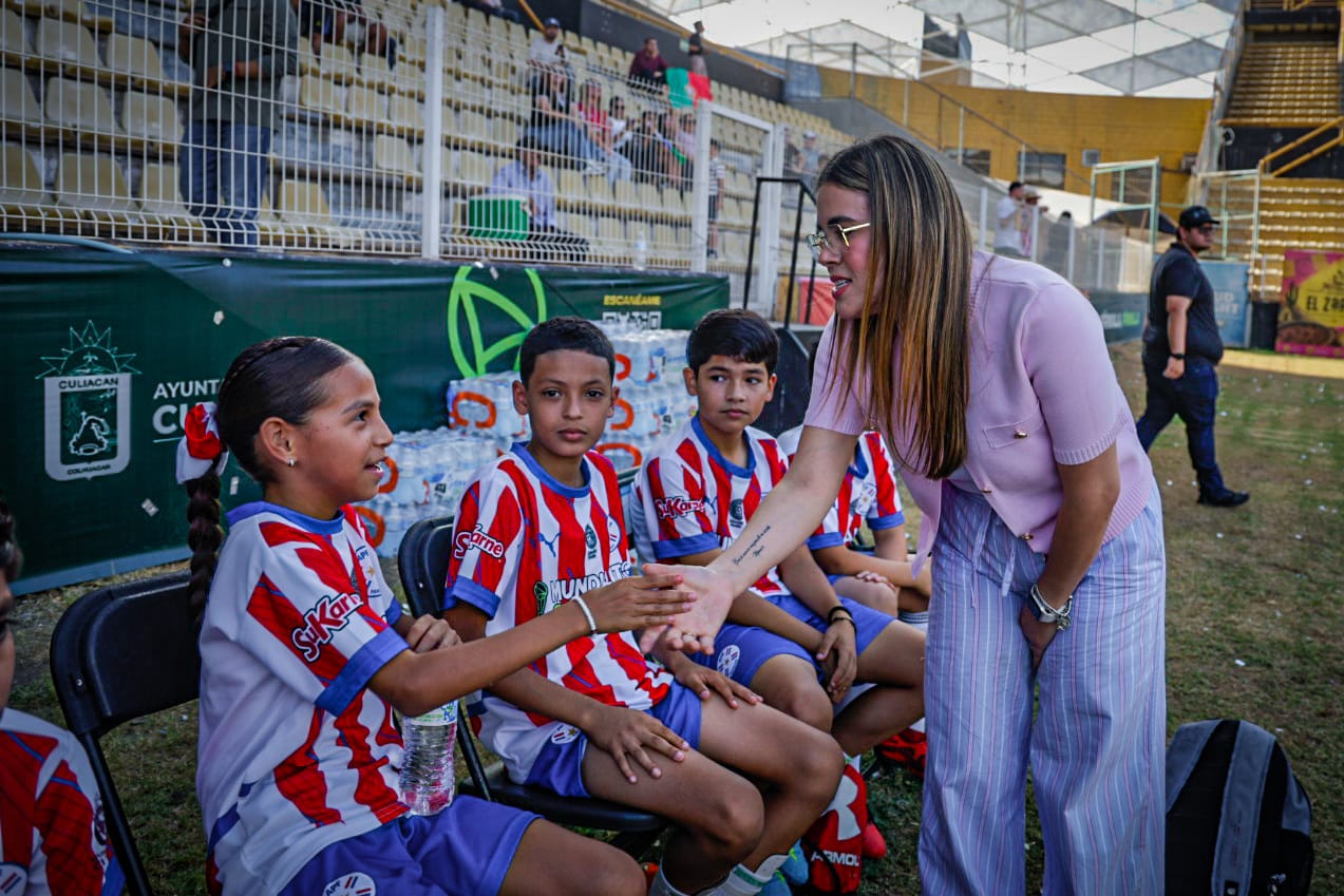 Alcaldesa de Culiacán presente en el Mundialito 2026