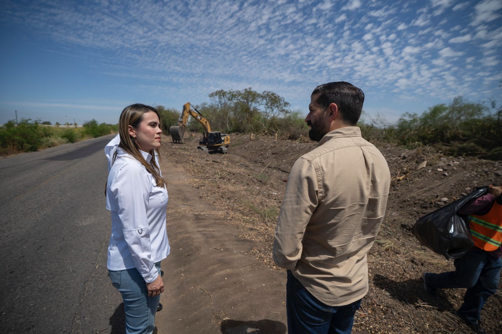 Alcadesa de Culiacán supervisa limpieza de arroyos, canales y drenes