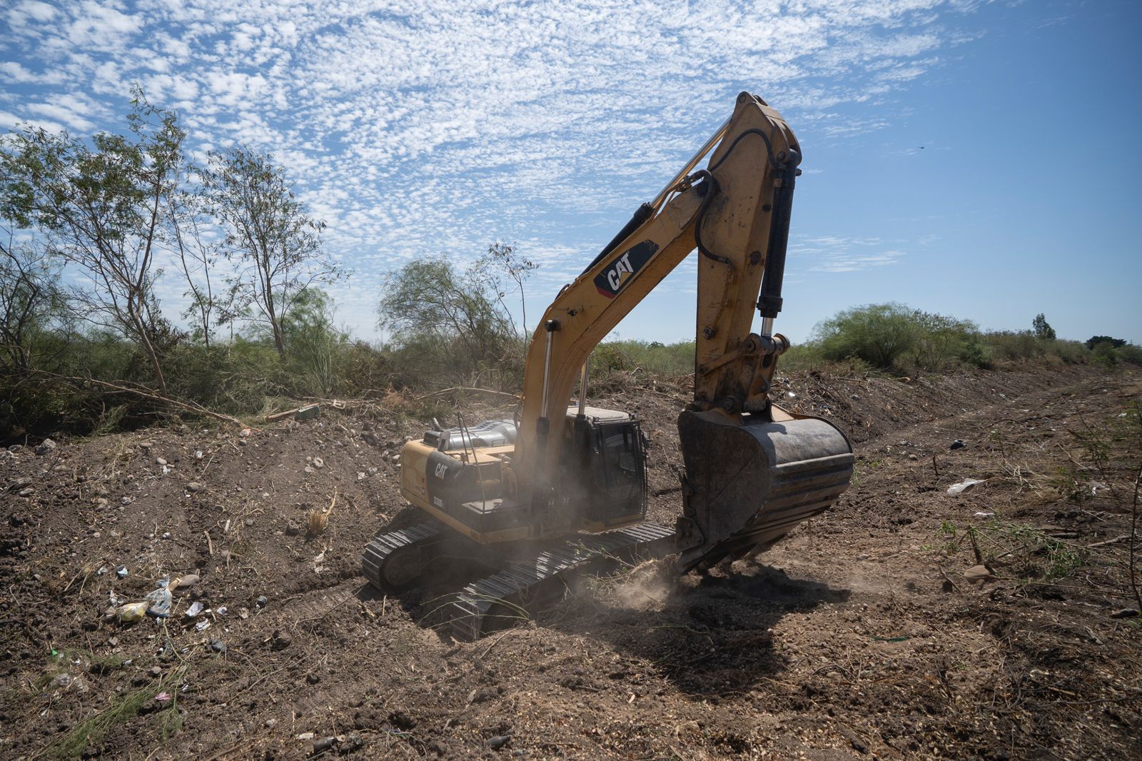 Alcadesa de Culiacán supervisa limpieza de arroyos, canales y drenes