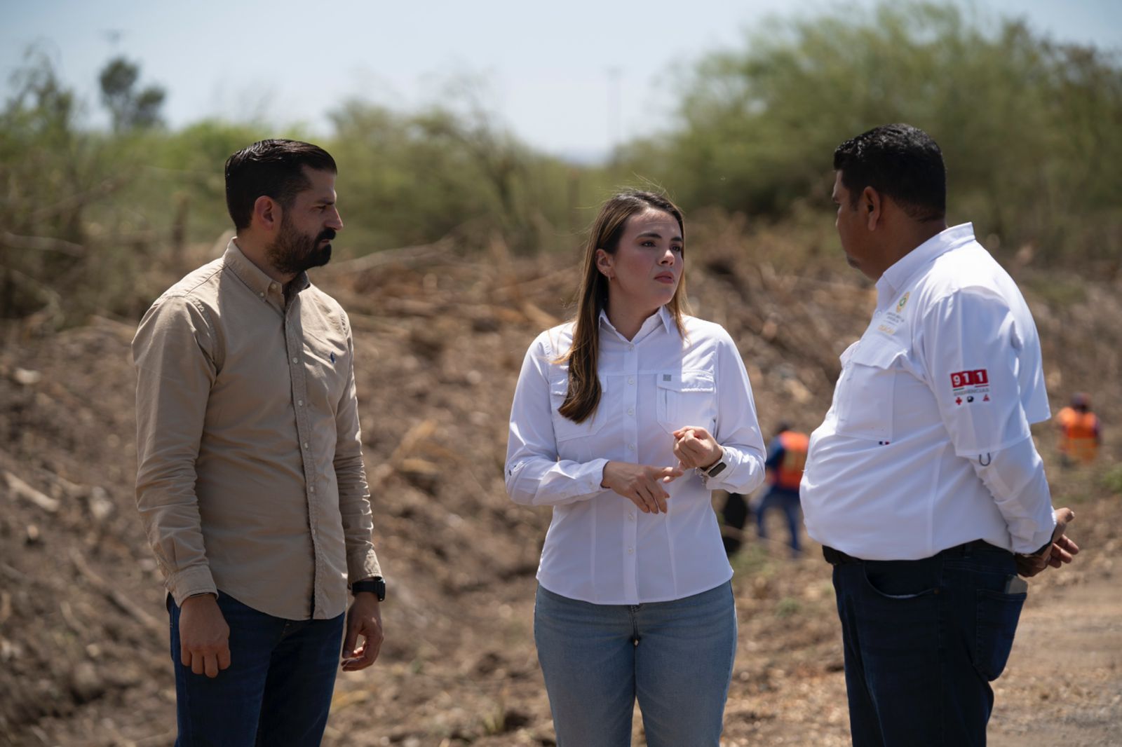 Alcadesa de Culiacán supervisa limpieza de arroyos, canales y drenes