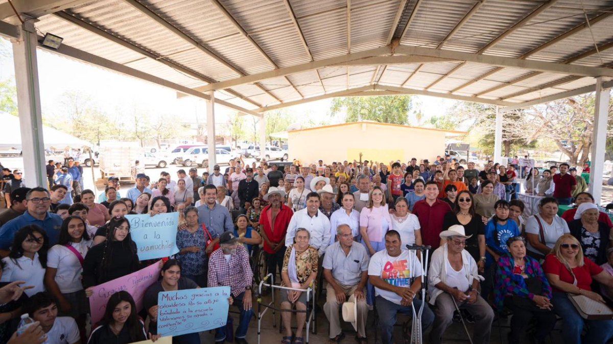 ana miriam ramos entrega computadoras en telesecundaria de la guamuchilera habitantes