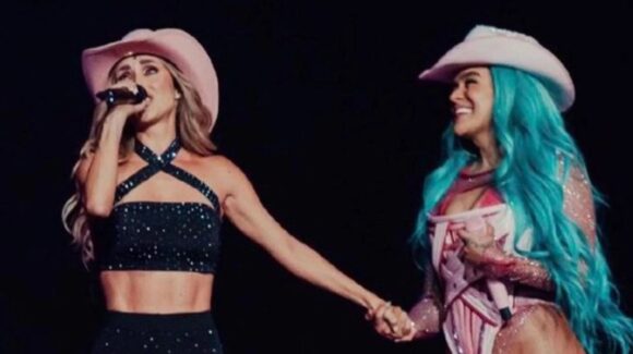 Anahí es sorprendida por Karol G en su cumpleaños