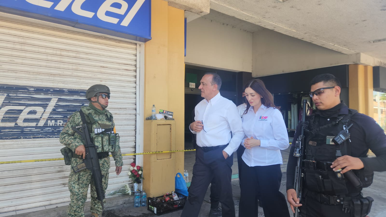 Antonio Menéndez de Llano Bermúdez en la plaza Fiesta Las Palmas de Los Mochis
