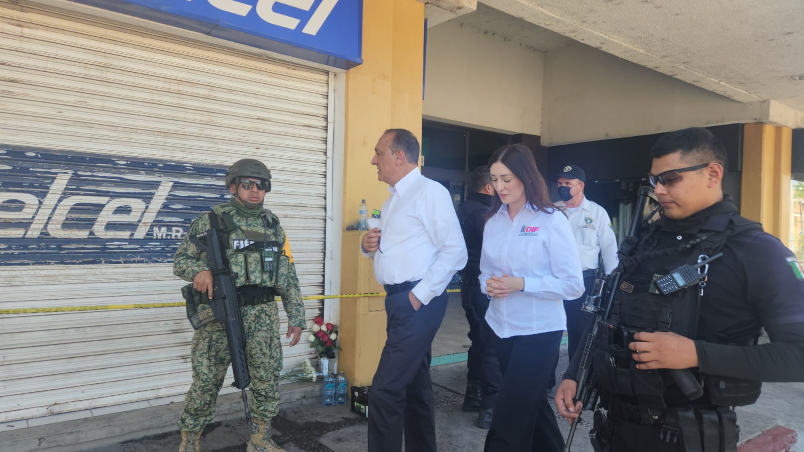 Antonio Menéndez de Llano Bermúdez en la plaza Fiesta Las Palmas de Los Mochis