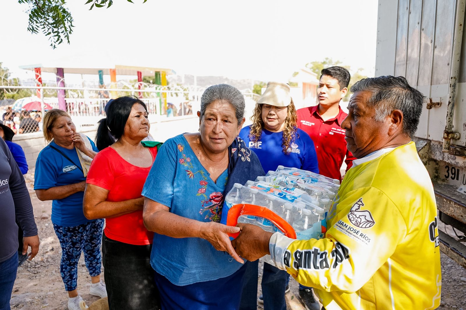 Llegan apoyos del Aquatón a Ahome y Juan José Ríos