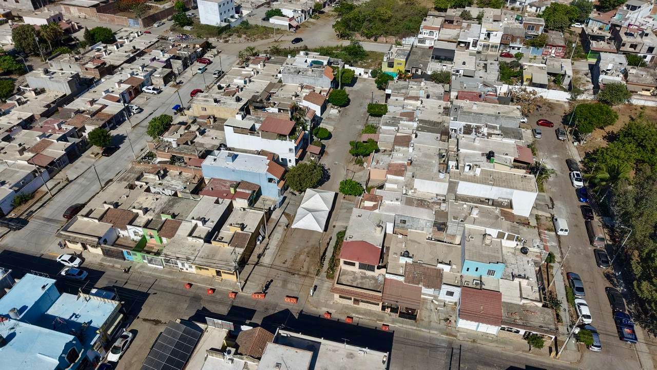 Arrancan pavimentación en la calle Privada del Cardenal, Mazatlán