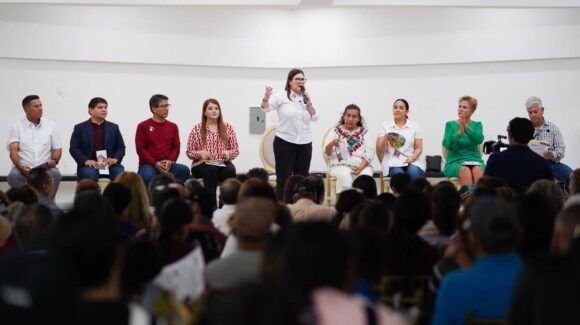 Lleva su asamblea “Te rindo cuentas” la senadora Imelda Castro ante miles de ciudadanos en Guasave, Sinaloa