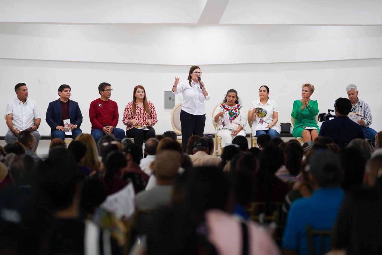 Asamblea informativa "Te rindo cuentas" de Imelda Castro, en Guasave