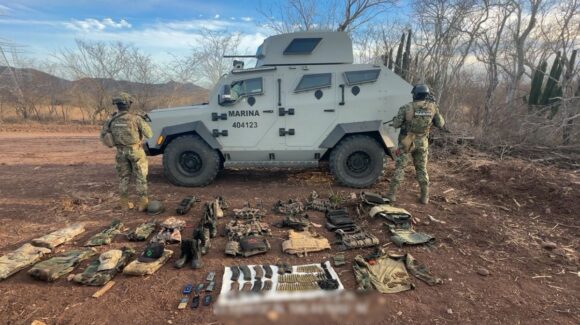 En zona rural de Mazatlán, Sinaloa aseguran droga, destruyen explosivos y desmantelan campamento clandestino