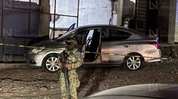 Ejecutan a balazos a joven cuando tomaba en su vehículo en la colonia El Mirador, al norte de Culiacán, Sinaloa