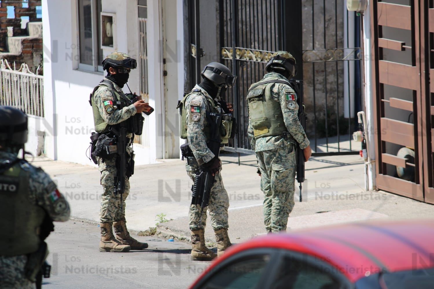 Presunto exmilitar resulta herido de bala en su domicilio en Mazatlán