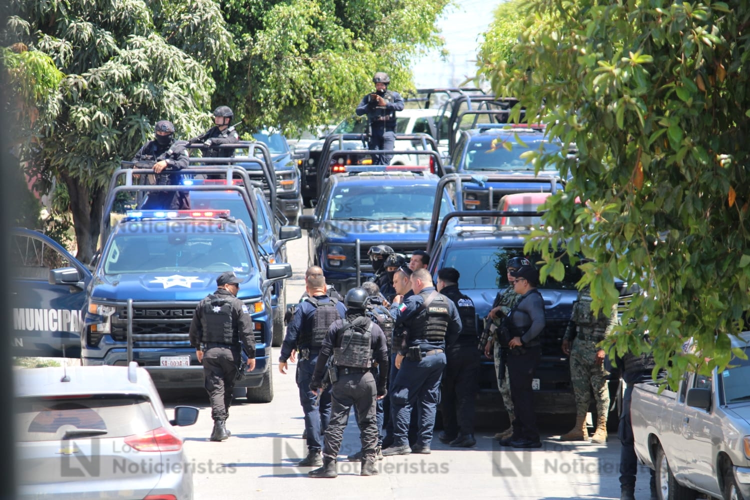Presunto exmilitar resulta herido de bala en su domicilio en Mazatlán