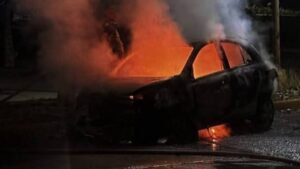 automovil se incendia en mazatlan sinaloa