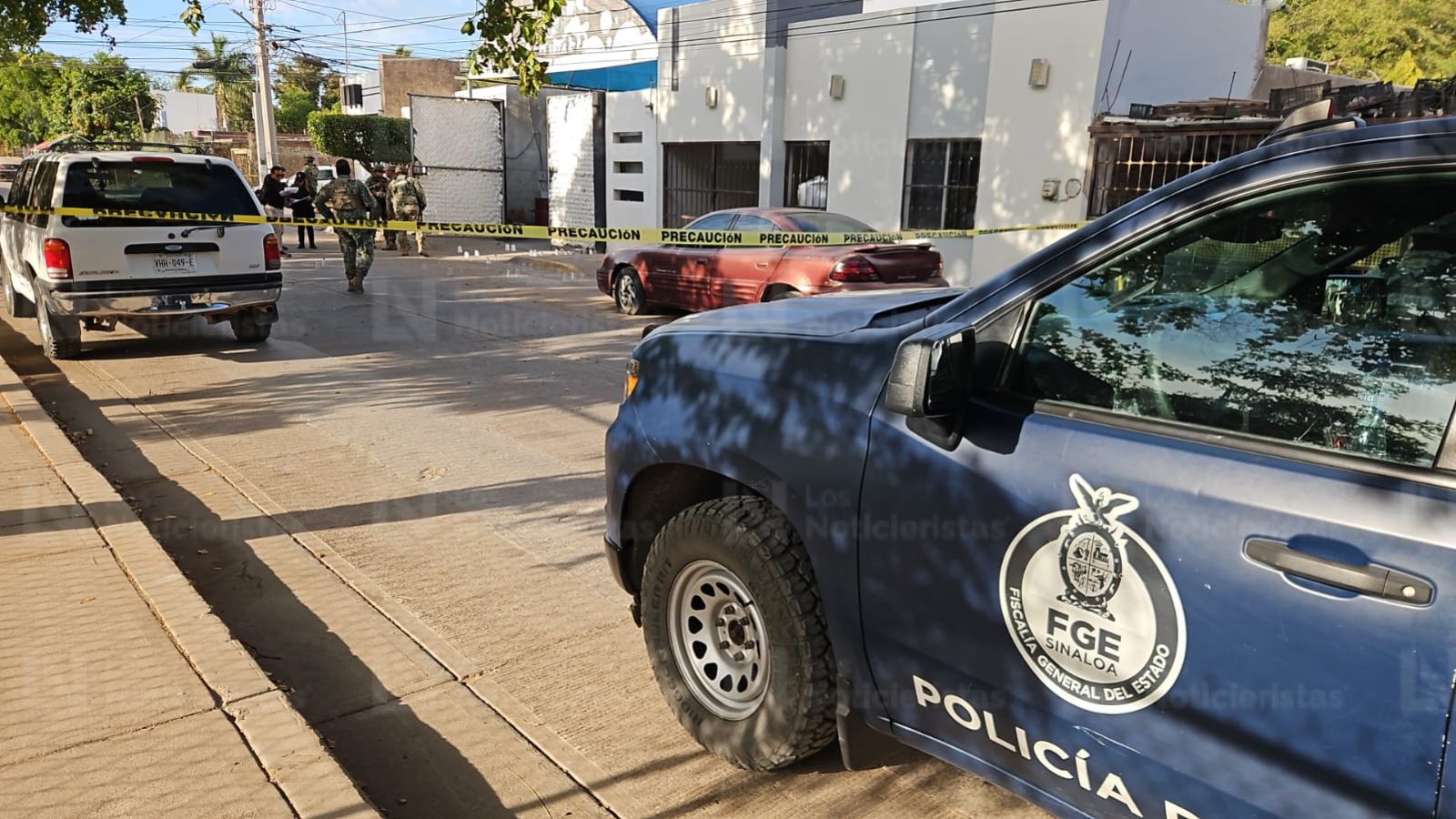 Balean autolavado en la colonia Lombardo Toledano, en Culiacán