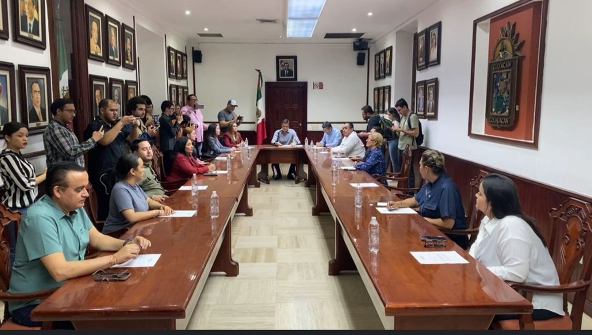 Cabildo de Culiacán recibe solicitud de licencia de Juan de Dios Gámez Mendívil