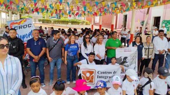 Más de 200 personas se suman a la Caminata por la Paz en la sindicatura de La Noria, en Mazatlán, Sinaloa
