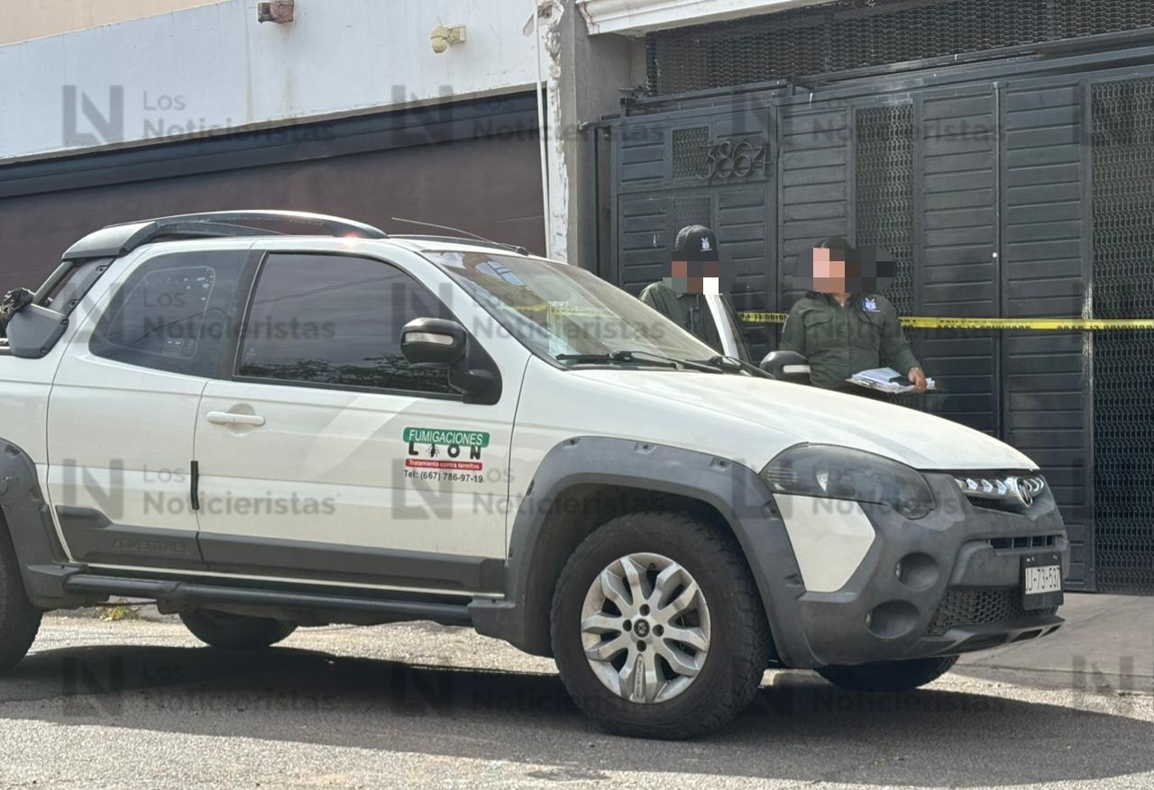 Abandonada localizan una camioneta en la colonia Canaco de Culiacán