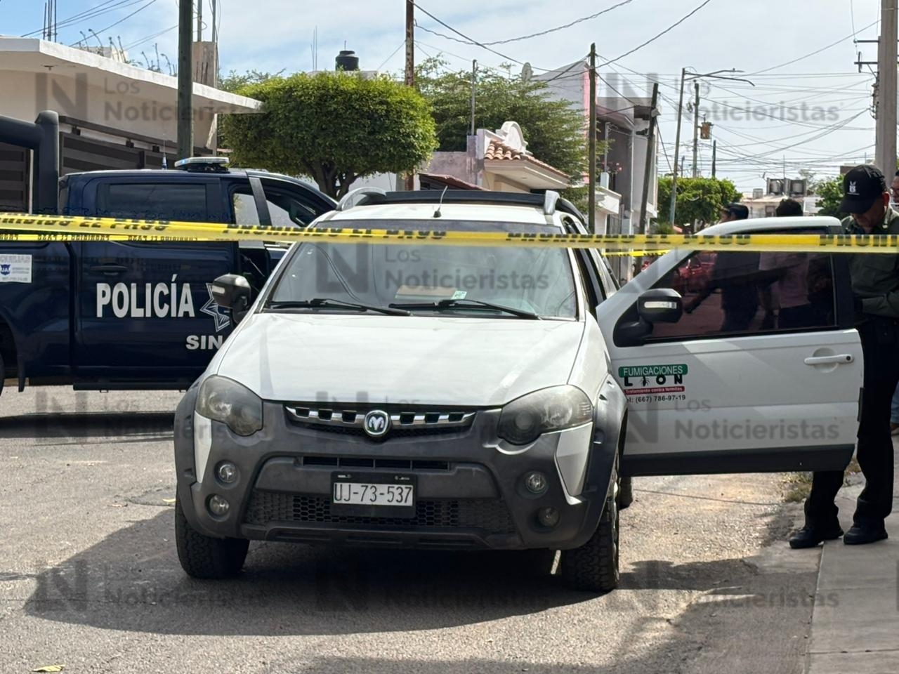 Abandonada localizan una camioneta en la colonia Canaco de Culiacán