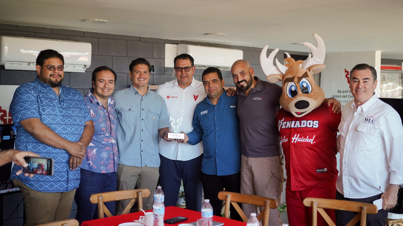 Canacintra y Venados Mazatlán sellan alianza