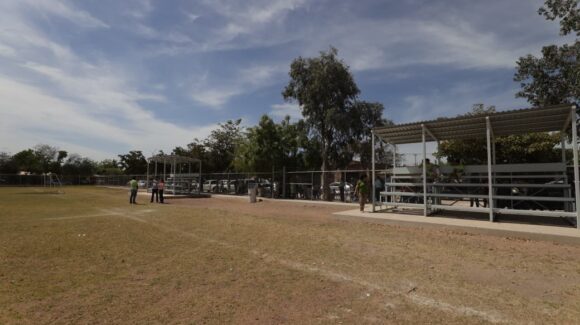Invierten 2.4 mdp en cancha del Club Gallo Fut, campeones nacionales de futbol en Guasave
