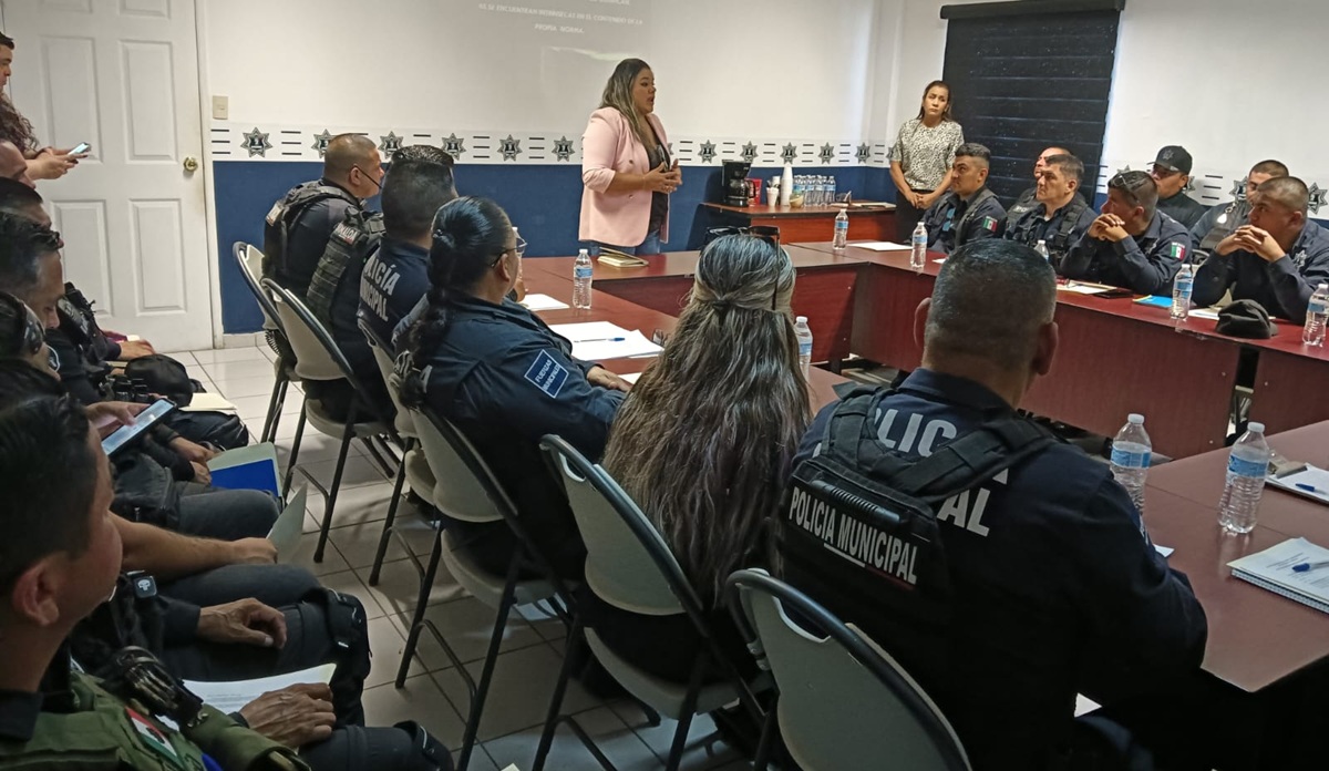 Capacitan a policías de Ahome sobre el uso y portación del machete