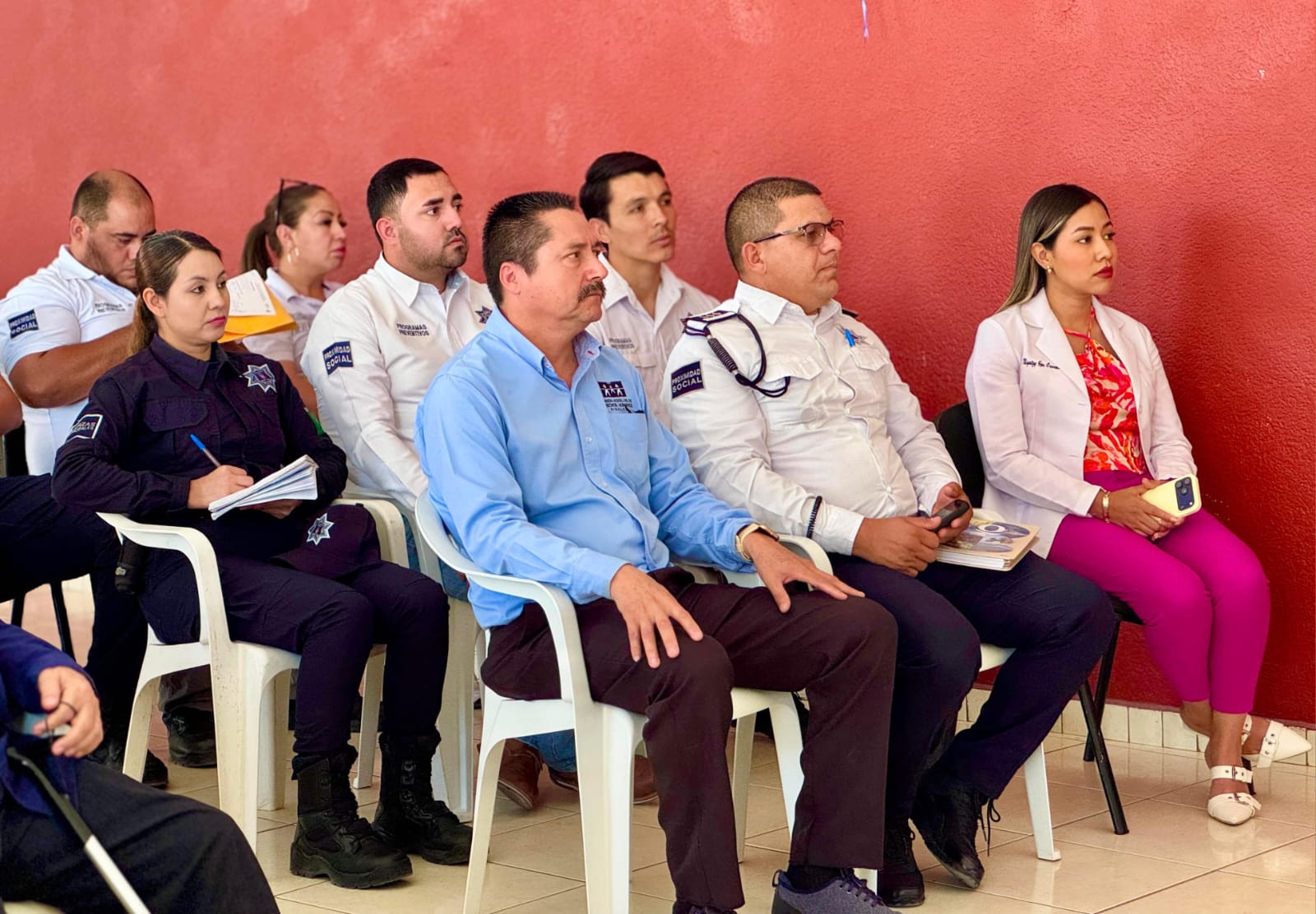 Capacitan a policías de Guamúchil sobre seguridad vial