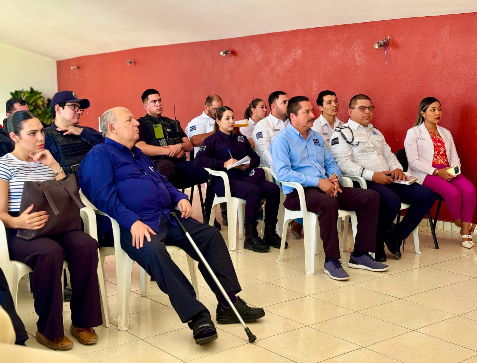 Capacitan a policías de Guamúchil sobre seguridad vial