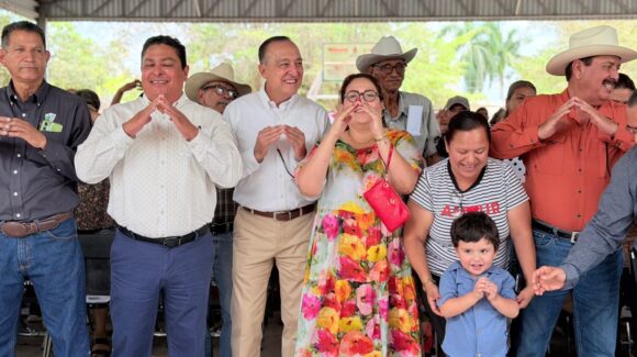 Cubre Caravana del Bienestar sindicatura Central Mochis; pobladores agradecen tener en corto al gobierno