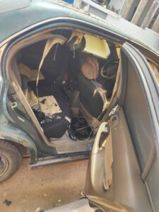 Carro incendiado en Los Mochis