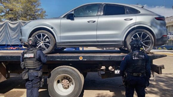 Recuperan dos vehículos con reporte de robo en el sector norte de Culiacán