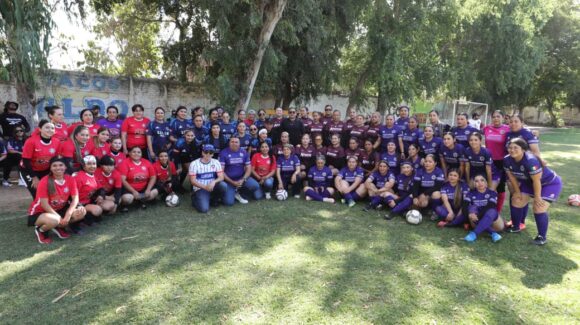 Inauguran en El Chaleco el torneo de futbol Mujeres que Protegen Sinaloa, en el municipio de Guasave