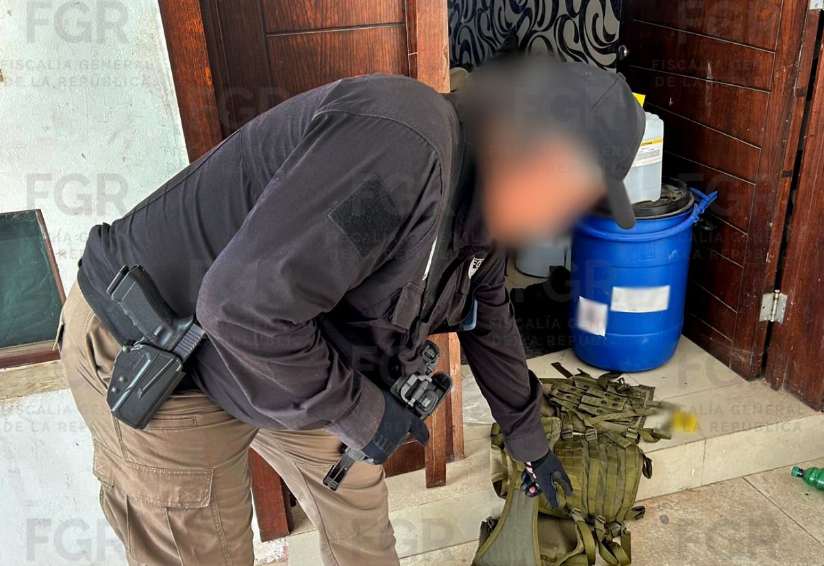 Chaleco táctico asegurado en domicilio en La Conquista, Culiacán