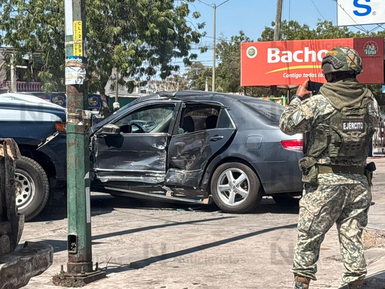 Choque entre patrulla municipal y vehículo en la CNOP de Culiacán