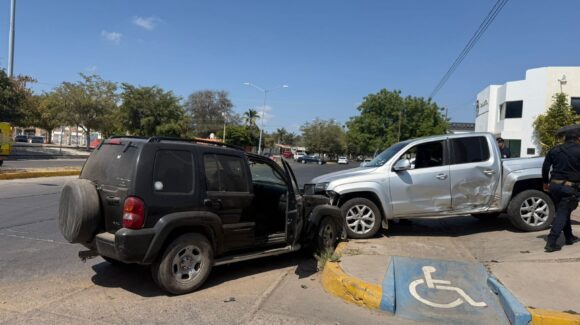 Adulto mayor sufre crisis nerviosa tras choque en la colonia Ejidal de Guasave, Sinaloa