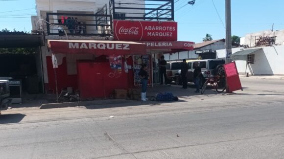 Ciclista es arrollado por el conductor de un Tsuru en Los Mochis, Sinaloa