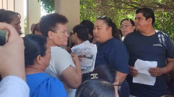 ¡No les quedó de otra! Aceptan pagar a 6 MSI sus recibos altos en Mazatlán, Sinaloa