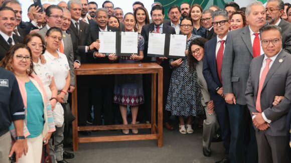 Primavera laboral: Trabajadores del Estado ganarán al menos el salario medio registrado en el IMSS en 2024, anuncia Sheinbaum