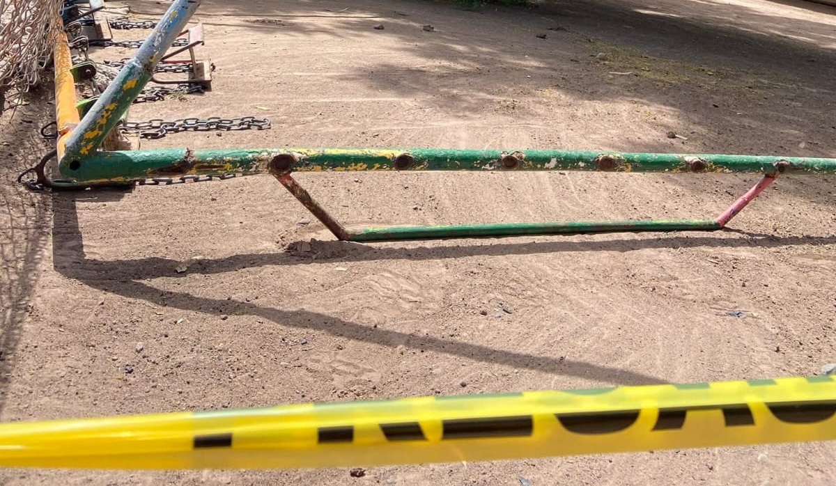 Clausuran juegos infantiles en kínder de Las Quemazones en Guasave