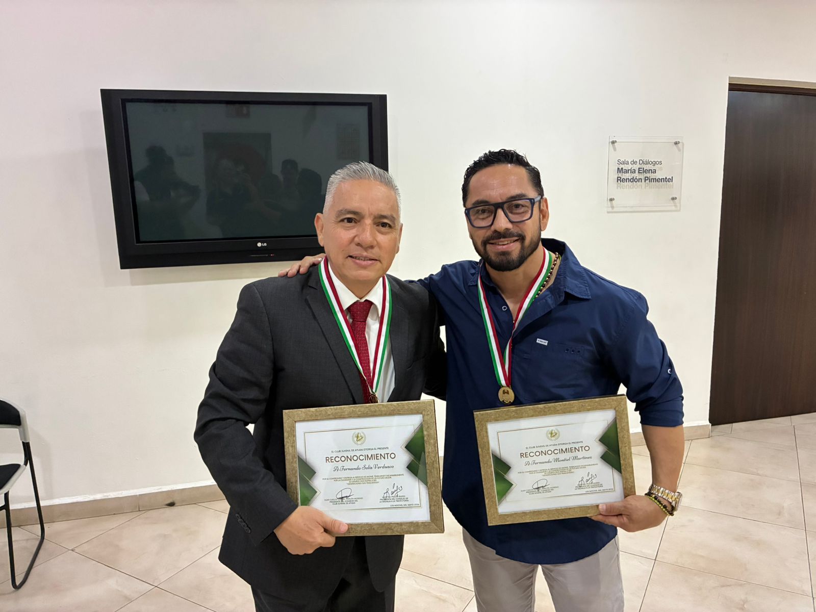 Club Juvenil de Ayuda AC entrega reconocimientos a ocho ahomenses con trayectoria