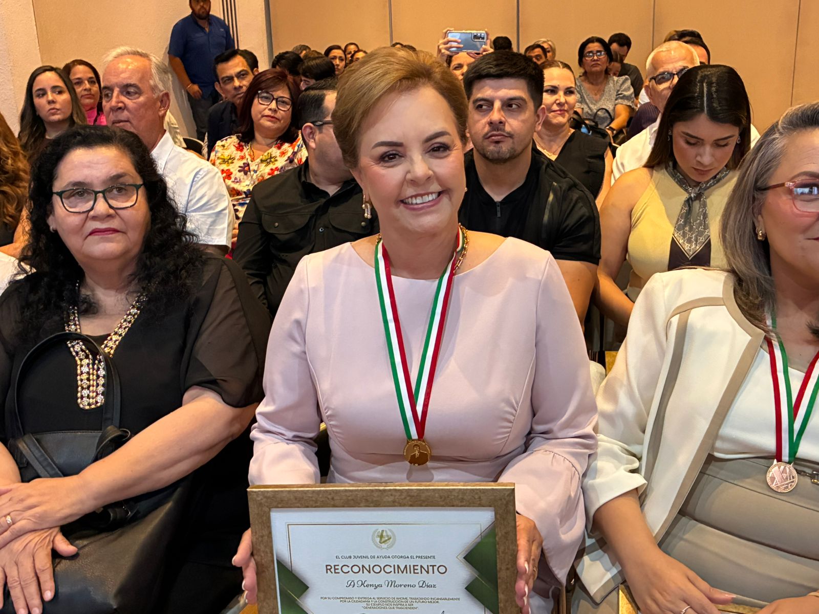 Club Juvenil de Ayuda AC entrega reconocimientos a ocho ahomenses con trayectoria