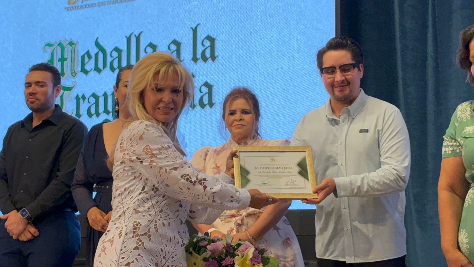Club Juvenil de Ayuda AC entrega reconocimientos a ocho ahomenses con trayectoria
