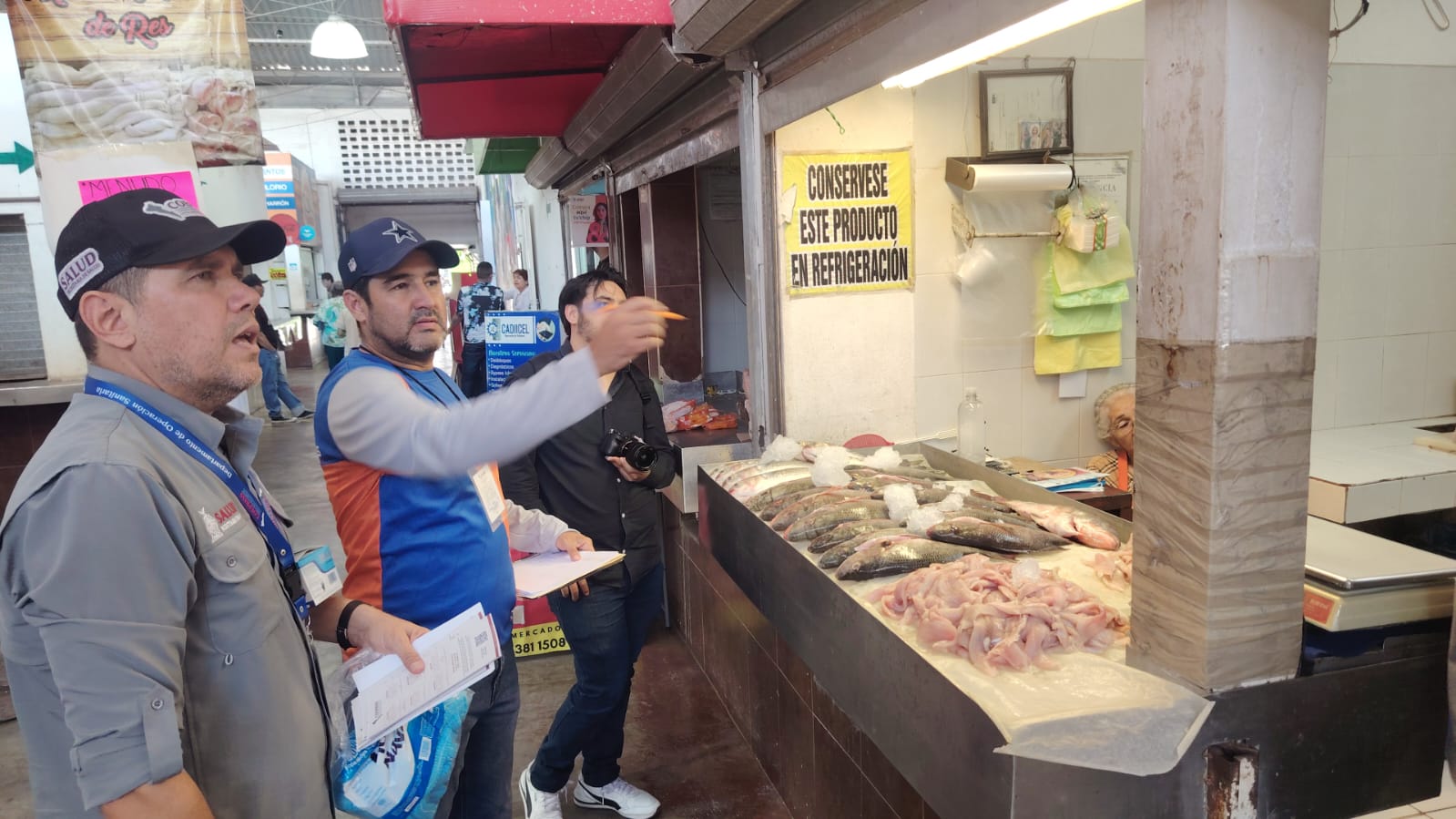 Coepriss realiza jornada de vigilancia en mercados de Sinaloa