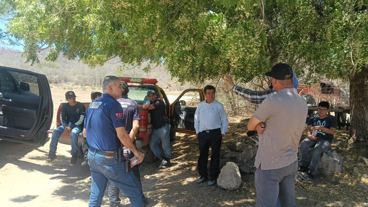Combaten incendio en cerro de Mocorito, Sin.