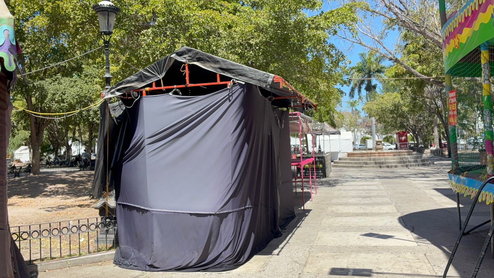 Comerciantes de la Plazuela 27 de Septiembre en Los Mochis
