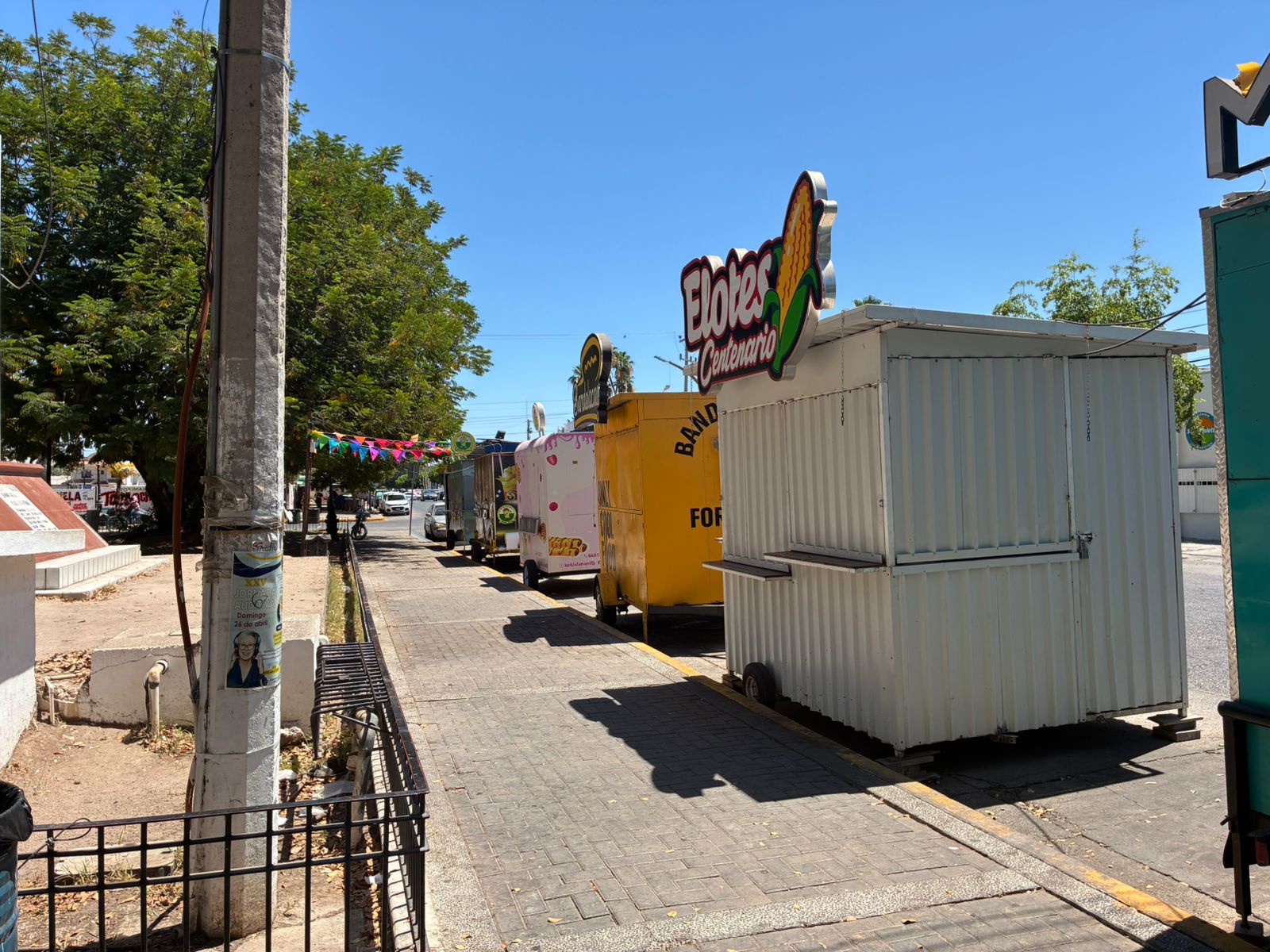 Comerciantes de la Plazuela 27 de Septiembre en Los Mochis